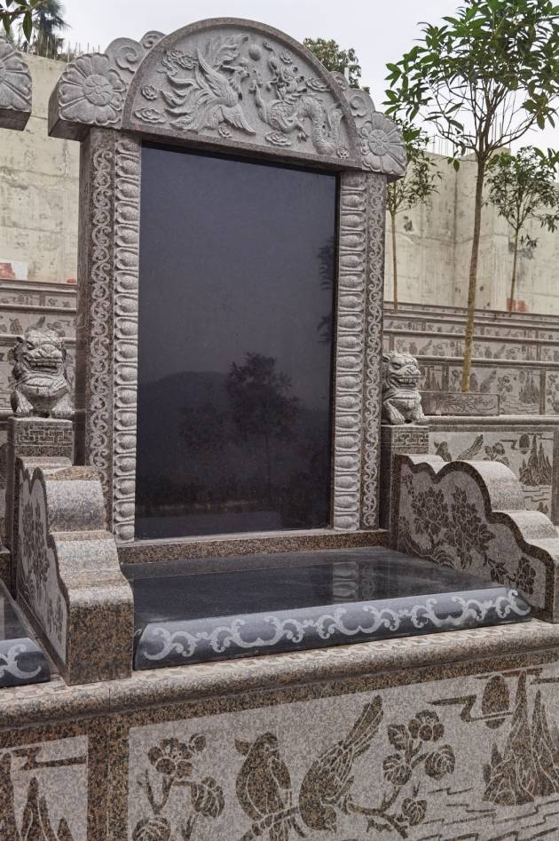 拱顶墓碑实景照片